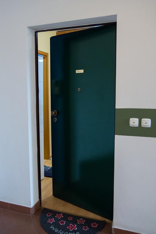 Apartment Giro Загреб Екстериор снимка